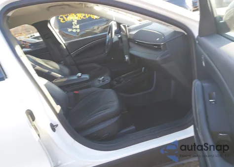 2024 Ford Mustang Mach-E Premium z USA, uszkodzony, nr VIN 3FMTK3SU8RMA04666